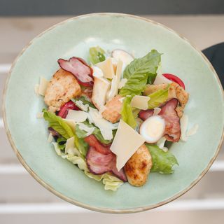 Салат Цезар з куркою (320г)