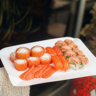 Сет Багато лосося  (810г)