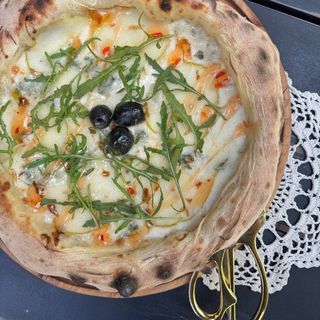 Піца Пера Б'янка