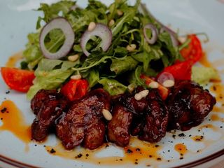 Салат з печінкою печеним перцем та фреш салатом