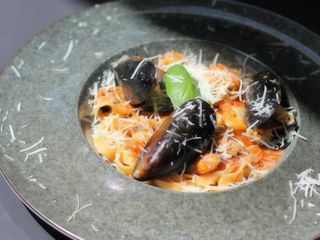 Феттуччіне з мідіями (300g)