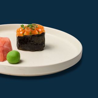 Гункан лосось (30г)