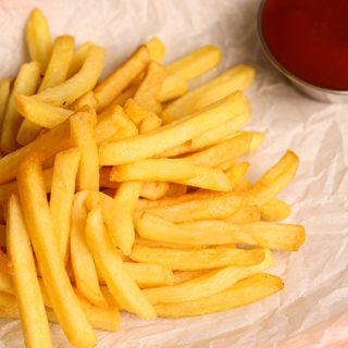 Картопля фрі з томатним соусом (200г)