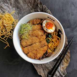 Локшина зі свининою Тонкацу (450г)