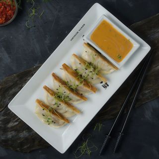 Гьодза з лососем та куркою (130/25г)