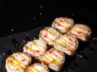 Гарячий рол з крабом (420г/8шт)