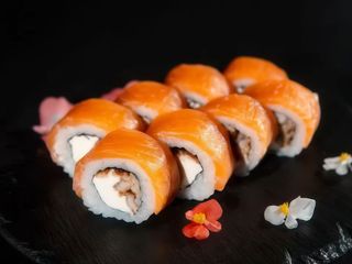 Рол Філадельфія з лососем та вугром (370г/8шт)