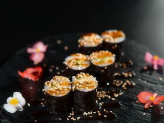 Макі з авокадо (140г/6шт)