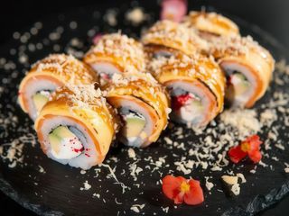 Сирний Рол з лососем (370г/8шт)