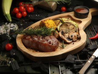 Стейк Стріплойн (350г)