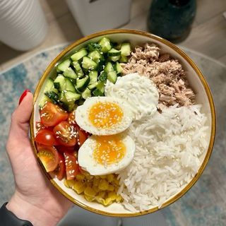 Боул рис та тунец