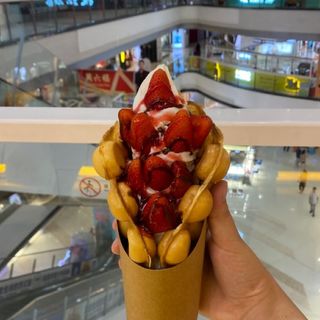 Вафля з фруктами