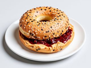 Бейгл горіхово-карамельний