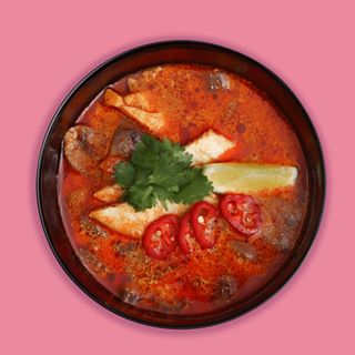 Том ям з грильованим курчам (320г)