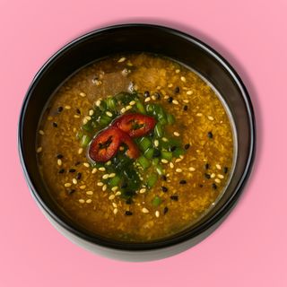 Тайский суп з курчам і тигровою креветкою (390г)