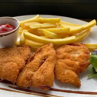 Курячі стріпси з картоплею фрі та соусом