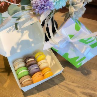 Бокс маленьких макарунів (9шт)