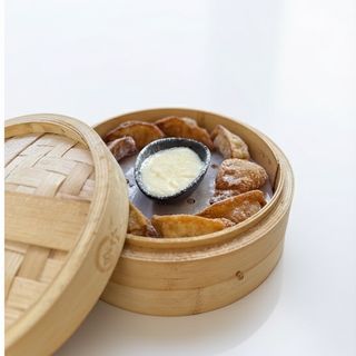 Смажені гьодза з яблуками і корицею