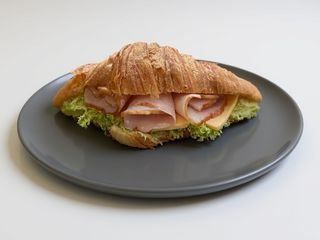 Круасан з шинкою 