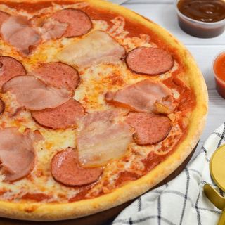 Піца М'ясна (25см) Продукт заморожений.