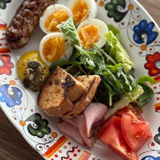 Сніданок для Нього