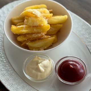 Картопляні діпи з кетчупом