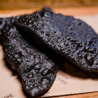 Хрусткі чорні чебуреки (160г)