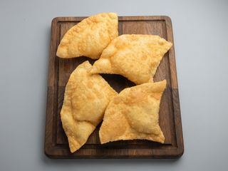 Хрусткі чебуреки з бараниною 4шт (300г)