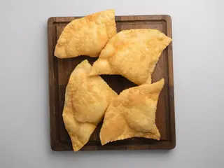 Хрусткі чебуреки з курчам 4шт (250г)
