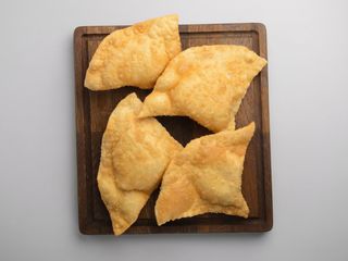 Хрусткі чебуреки з курчам 4шт (250г)