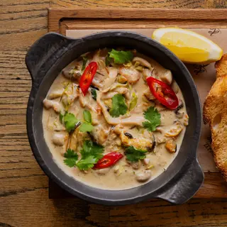 Соте з морепродуктів у вершковому соусі (250г)