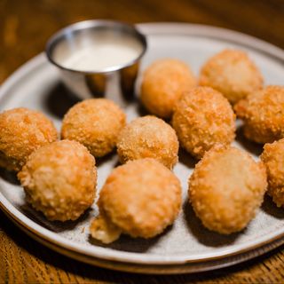 Смажені оливки в панко (200г)