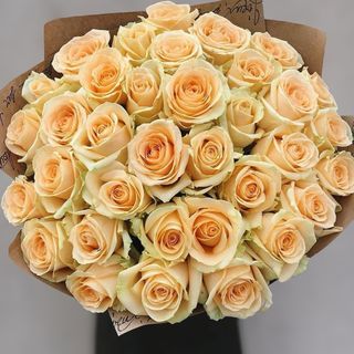 35 троянд Піч Аваланж 