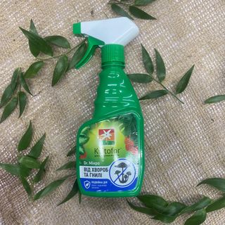 Добриво-спрей від хвороб та гнилі Кvitofor Dr. Мікро 300 мл