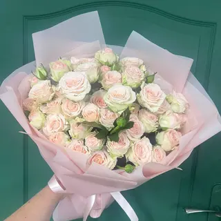 Букет кущових троянд №14 (15шт)