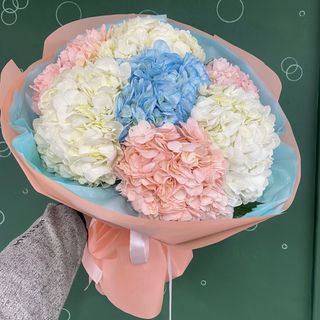 Букет з 7 гортензій