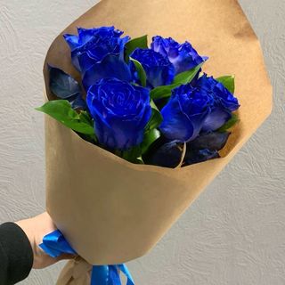 7 синіх троянд