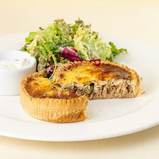 Пиріг Кіш з тунцем та каперсами (150г)