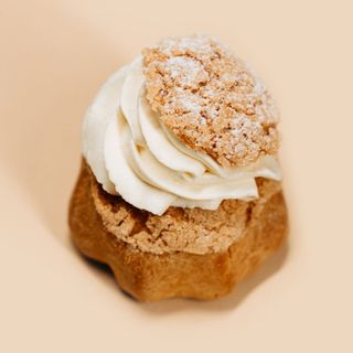 Тістечко Шу (манго-маракуйя) 90г