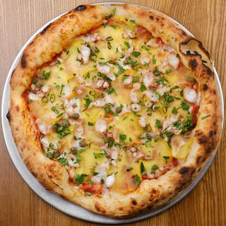 Піца з кальмаром (640г)