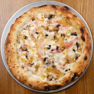 Піца з копченою куркою та беконом (590г)