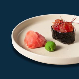 Гункан тунець (40г)