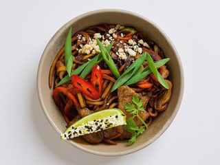 Удон з ніжним курчам (390г)