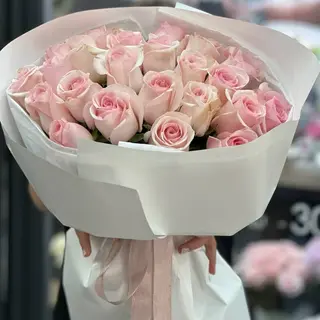 25 рожевих троянд "Novia"