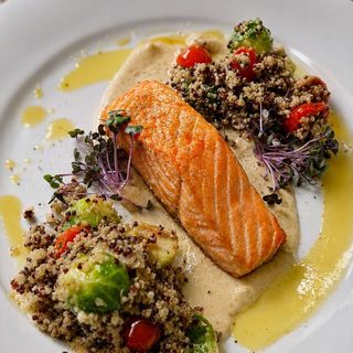 Лосось з кунжутним мусом (200г)