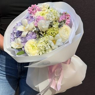 Букет з тюльпанами та гортензією