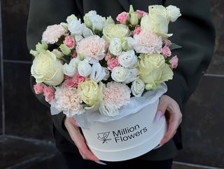 Букет 35 Композиція у квітковому боксі