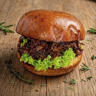 Бургер "Pulled Beef " (300г)