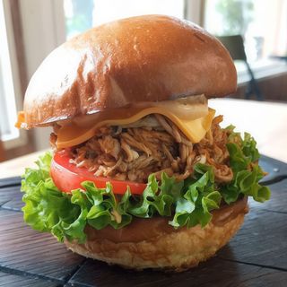 Бургер pulled chicken