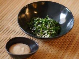 Чука з горіховим соусом (130g)